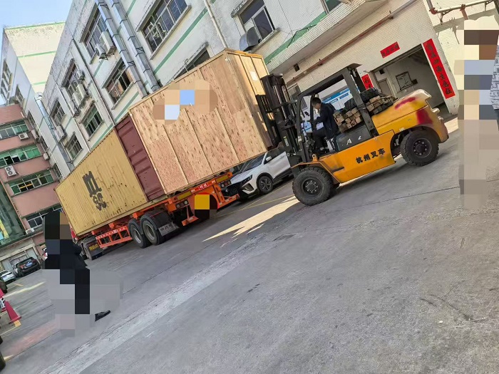 路面切割机陆运出口印尼CIF报关清关派送